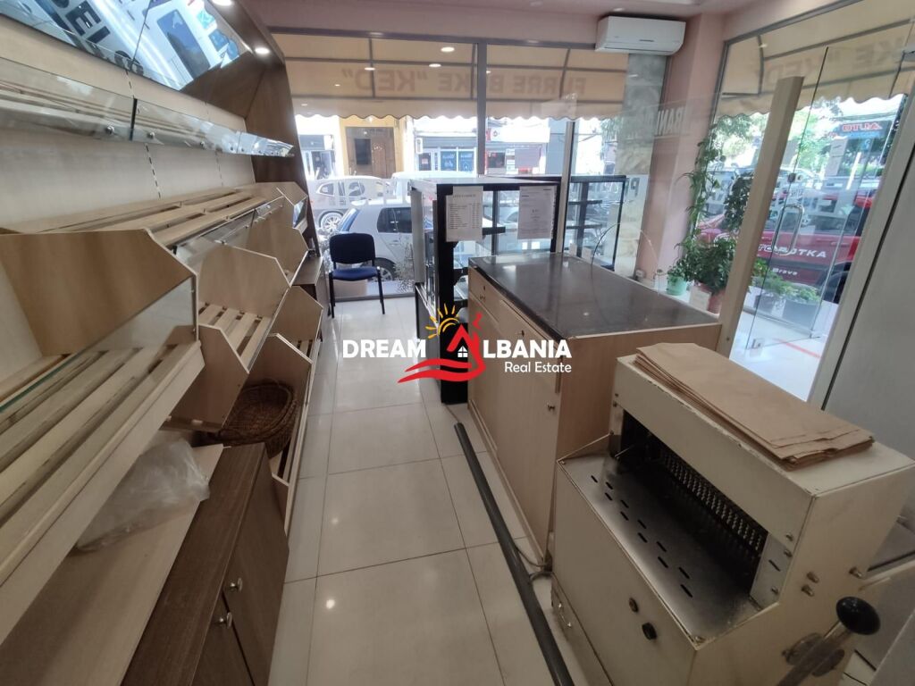 Shop Duplex for Sale together with Bakery Business in the Lapraka area (ID 4171628)