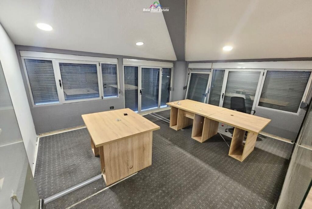 Ufficio In Affitto Presso L'ex Mercato Elettrico (ID BZ2779) Tirana