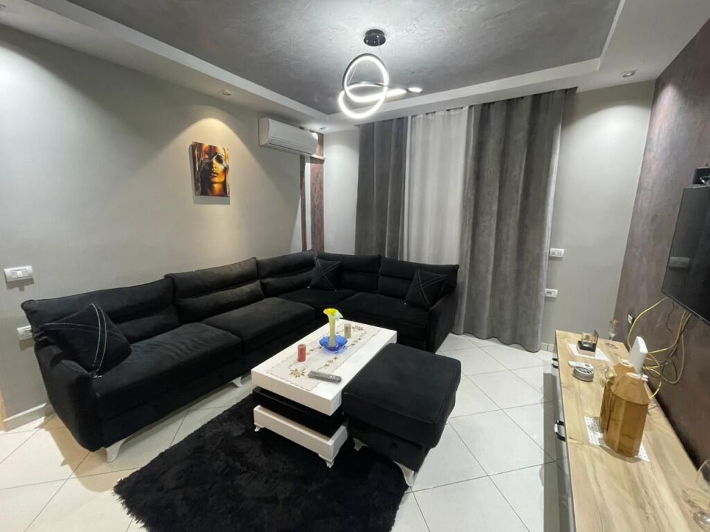 Apartament 3+1 me Qira tek Kopshti Botanik