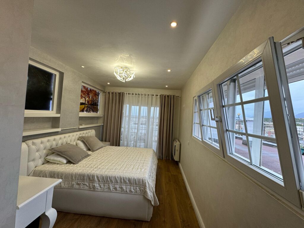 Attic for sale, 3+1+2 Parking spaces, Fresk
