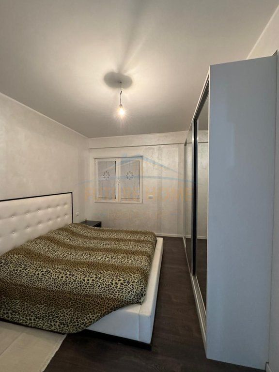 Qera, Apartament 2+1+2+ Post parkimi , Fresk