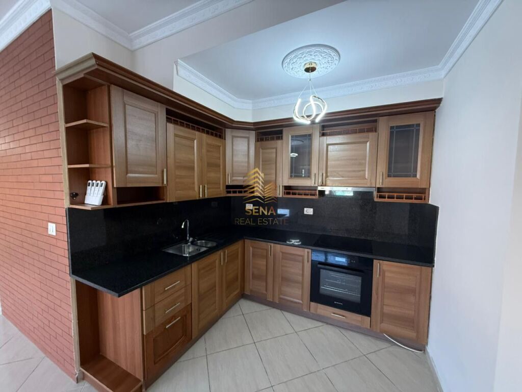 Rent, Business premises 3+1+2+2blk, Selvia, 1000 Euro/month