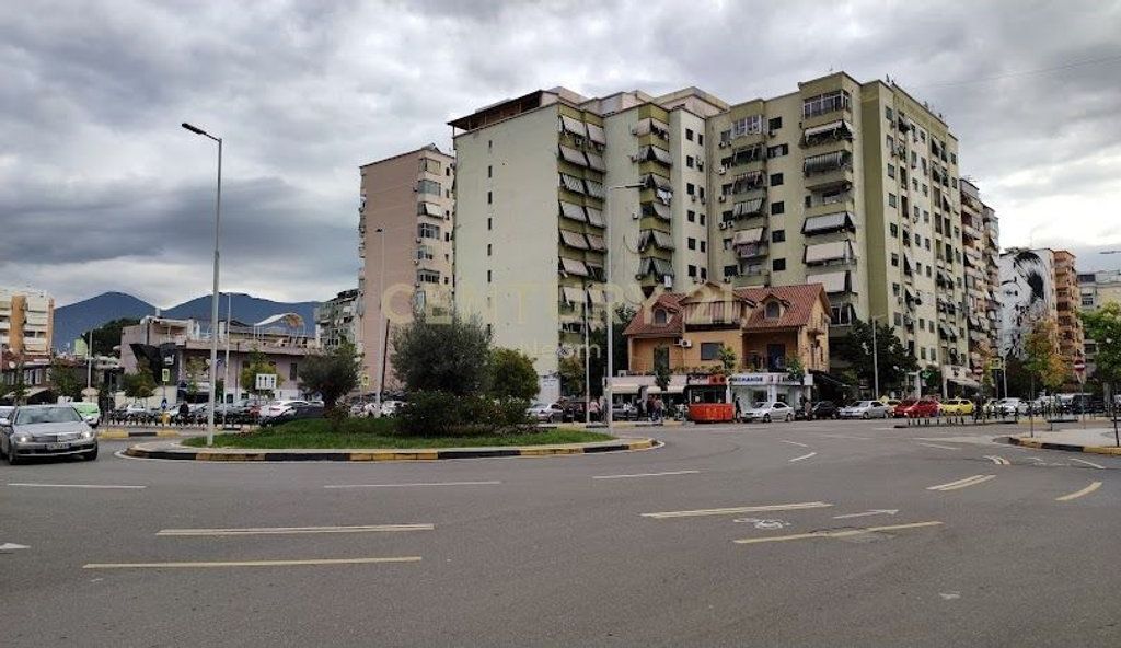 QIRA, ZYRE / KLINIKE TEK KOMUNA PARISIT!!