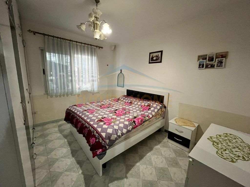 Shitet, Apartament 2+1, Shkolla "Qemal Mici", Durrës