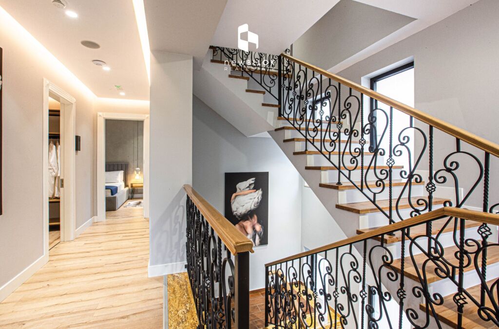 🏨 Hotel Moderno In Vendita - Korçë, Via Vilave | con Vista Panoramica su tutta Korçë | 1.100.000 Euro🔥