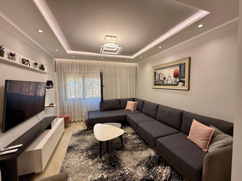 QERA Apartamenti 2+1 📍prane kopshtit Botanik,me Ballkon dhe Depo ,
