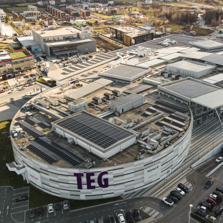 🏢✨ Godinë Multifunksionale 4-Katëshe për Shitje – Pranë TEG, Tiranë ✨🏢