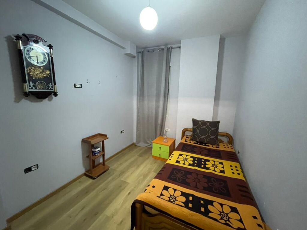 Apartament 3+1 me Qira tek Kopshti Botanik