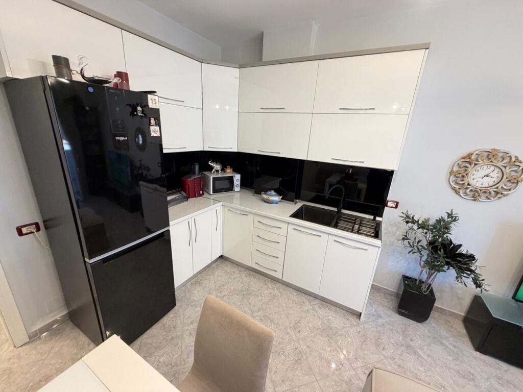 🏡 Appartamento 2+1 in affitto 📍 Via Vace Zela, ex-Parco degli Autobus  🏢 7° piano, con ascensore 💶 Prezzo: 500€ / mese  📲