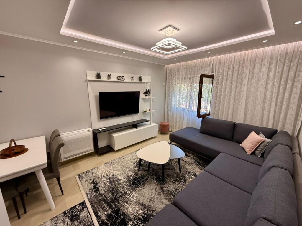 📣 VENDESI Appartamento 2+1 con Balcone e Deposito 📍 Vicino al Giardino Botanico ✨ 💶 Prezzo 198.000 Euro
