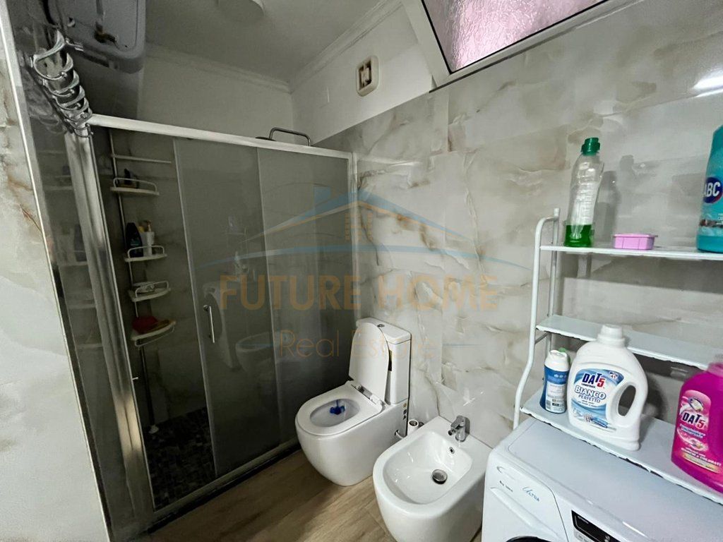 Shitet, Apartament 2+1, Shkolla "Qemal Mici", Durrës