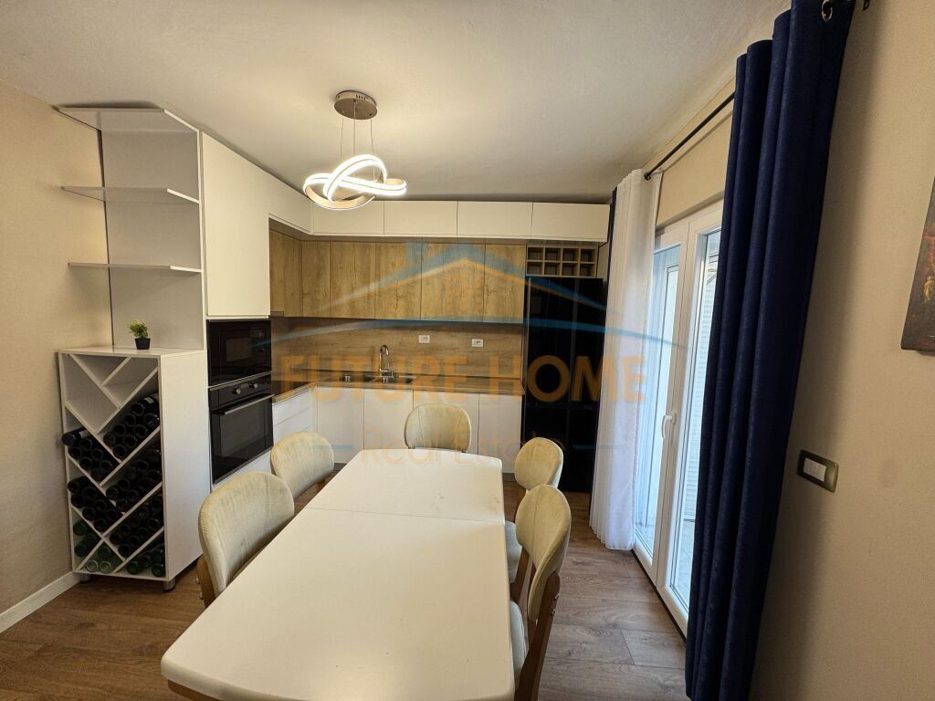 Shitet, Apartament 2+1+2, Muzeumi, Durrës