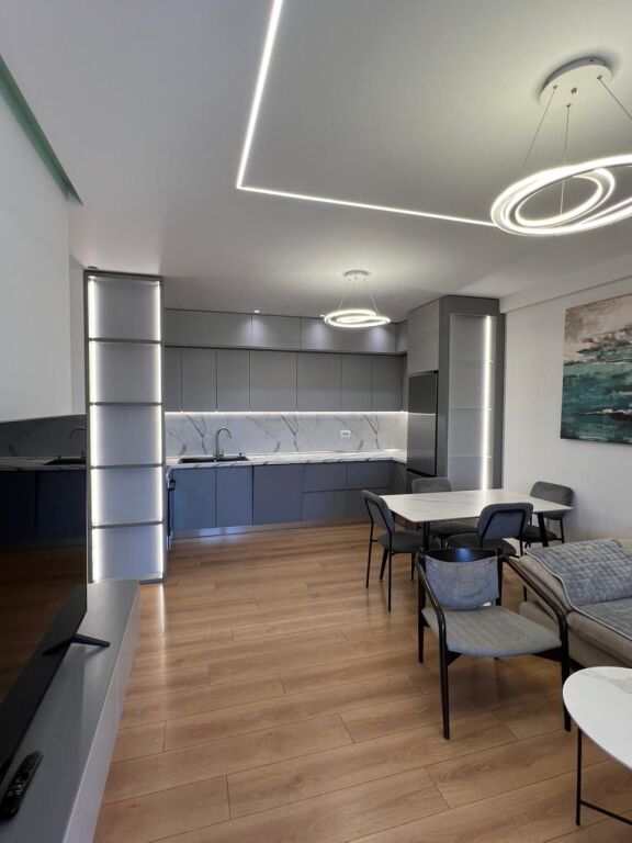 🏠 In Affitto: Super Appartamento 2+1+2wc &amp; 1 Balcone + Posto Auto (📍5 Maji / BlackStone Lounge)🔥 Prima Volta in Affitto || 100% nuovo ✨️ 80,000 Lekë / Mese💶