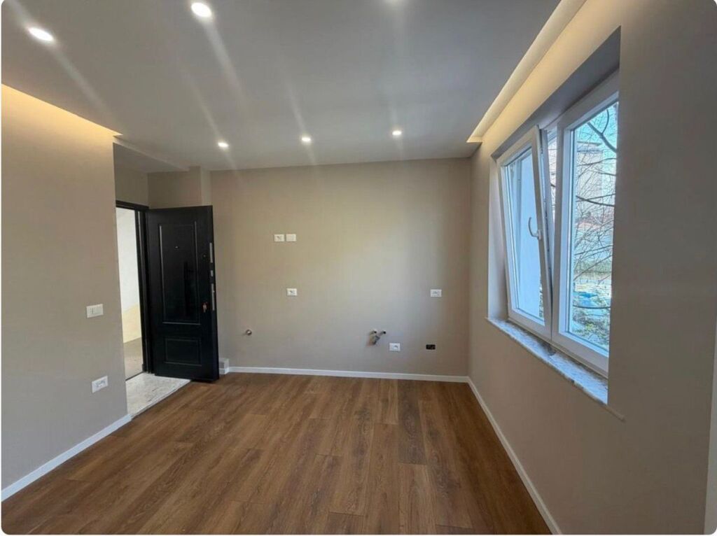 🏠Ambient biznesi me qera,📍 Rruga Mine Peza , 430€💶