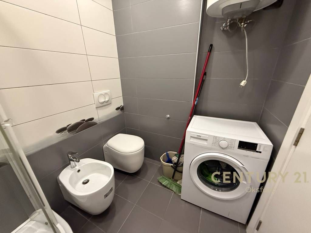 Japim me qira apartament 1+1 prane qendres!