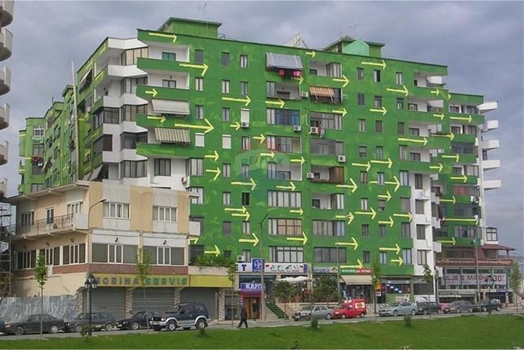 OCCASIONE Negozio 68m in vendita vicino al Palazzo con Freccia!