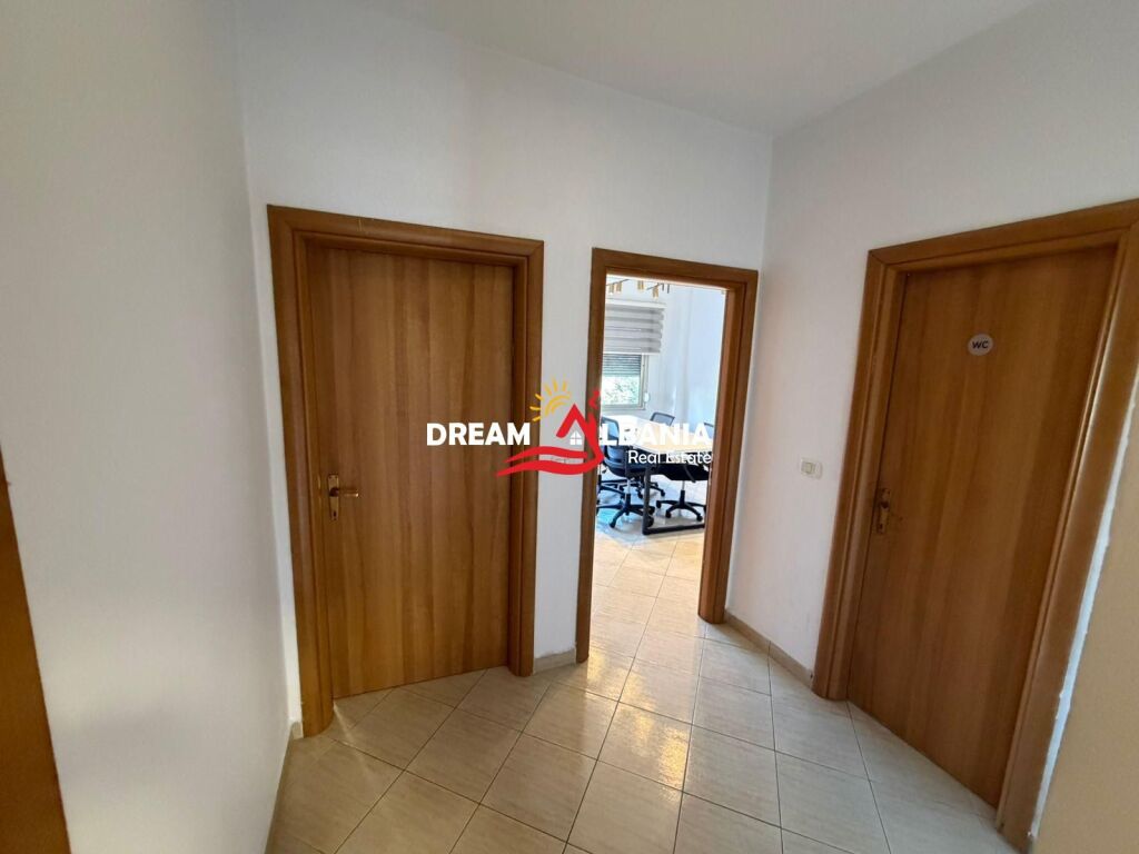 Furnished office for rent at the Paris Commune, near Kristal Center (ID 42611531)
