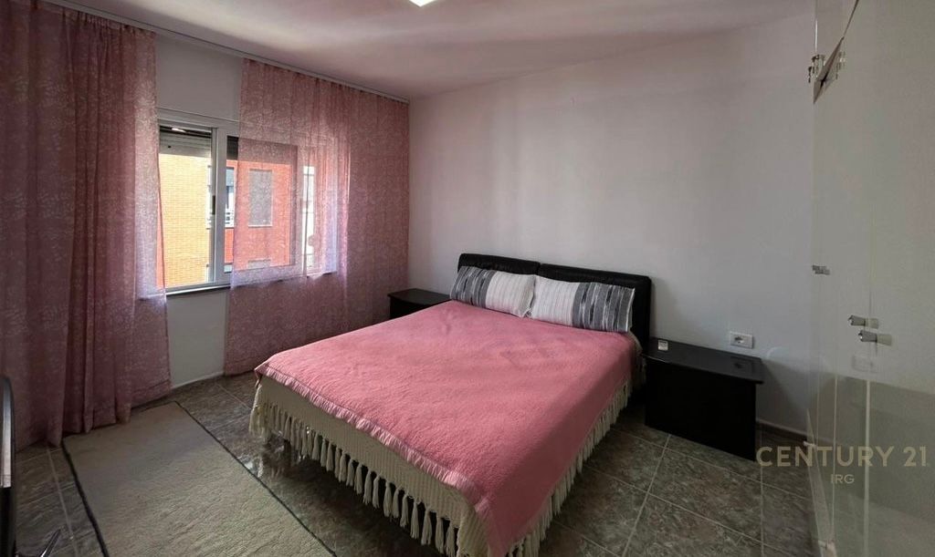 2+1 apartment for rent on Dibra street