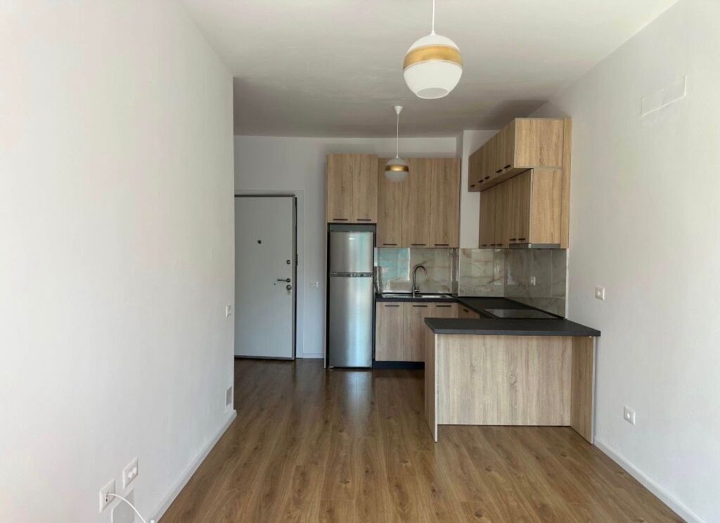 Apartament 1+1 vetem me kuzhine tek Mangalemi ne Ali Dem!