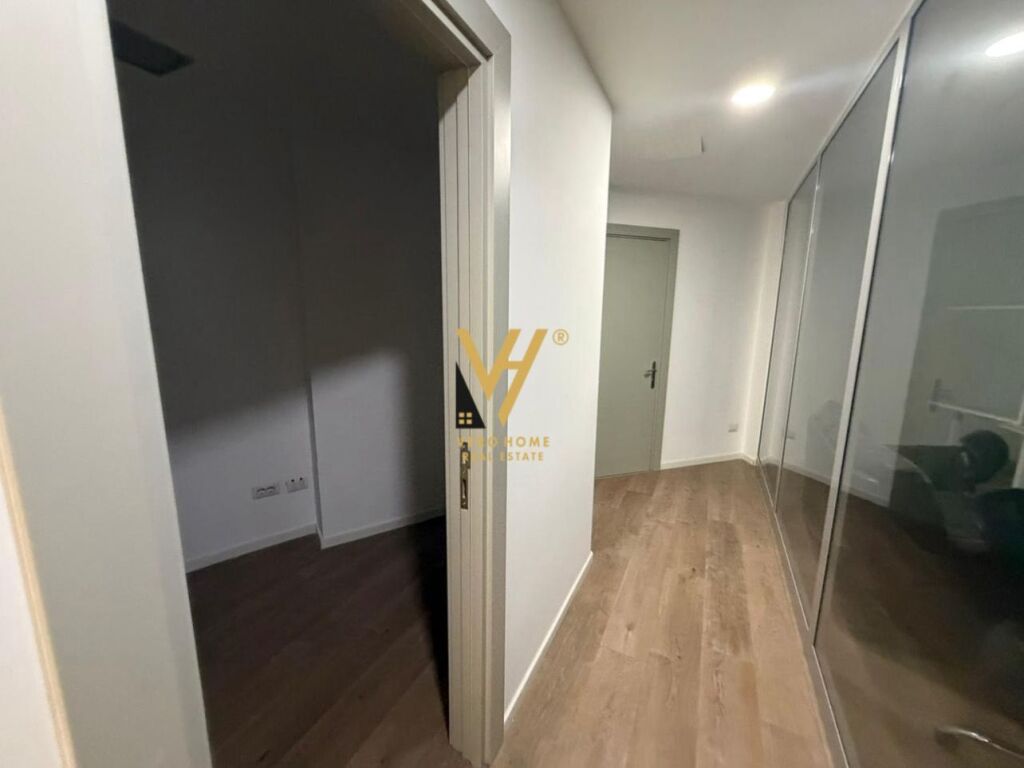 OFFICE 305 M2 FOR RENT AT GALERIA ETC 9,200 EURO