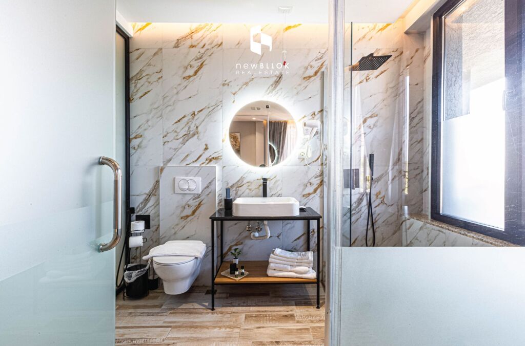 🏨 Hotel Moderno In Vendita - Korçë, Via Vilave | con Vista Panoramica su tutta Korçë | 1.100.000 Euro🔥