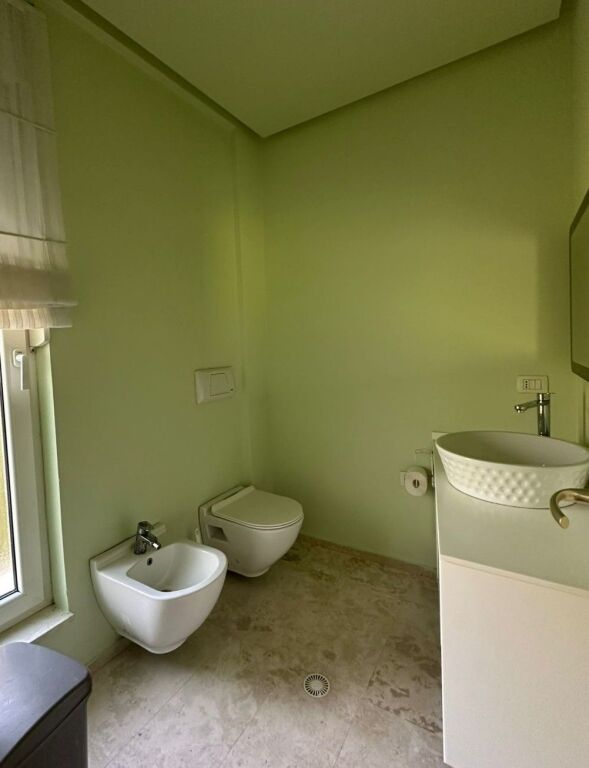 AFFITTASI VILLA SU 4 PIANI – White House, TEG