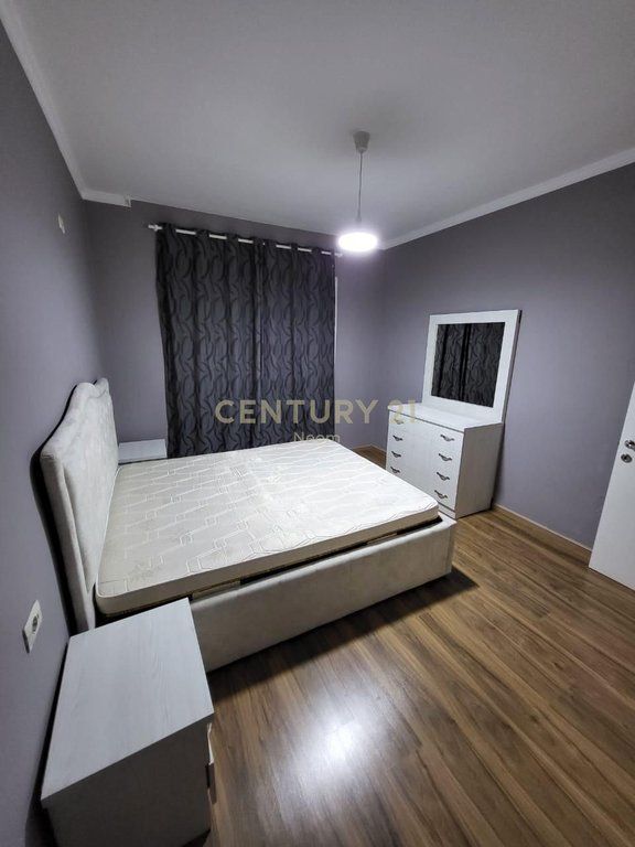 Appartamento 1+1 in affitto a Komuna e Parisit!