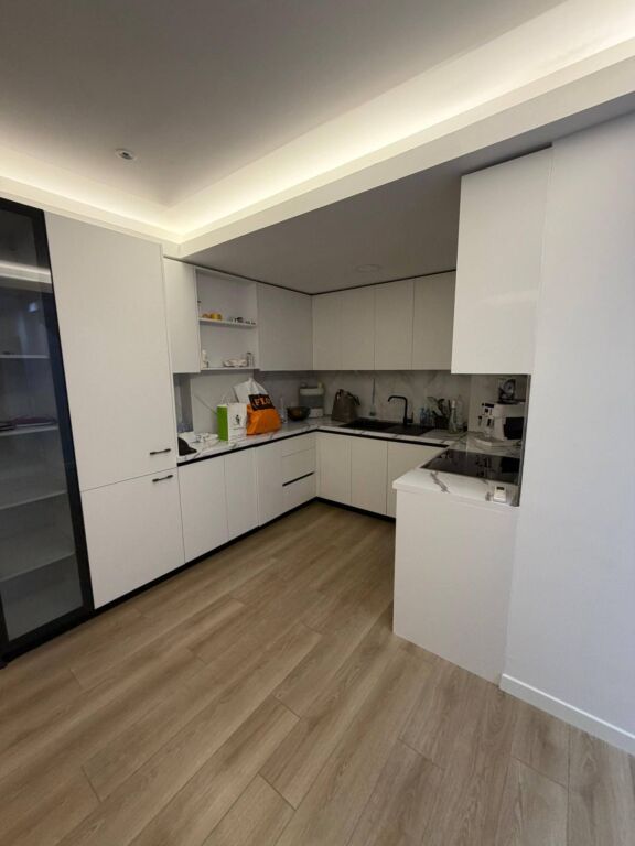 2+1,with parking, kodra e diellit 2,1000 euro