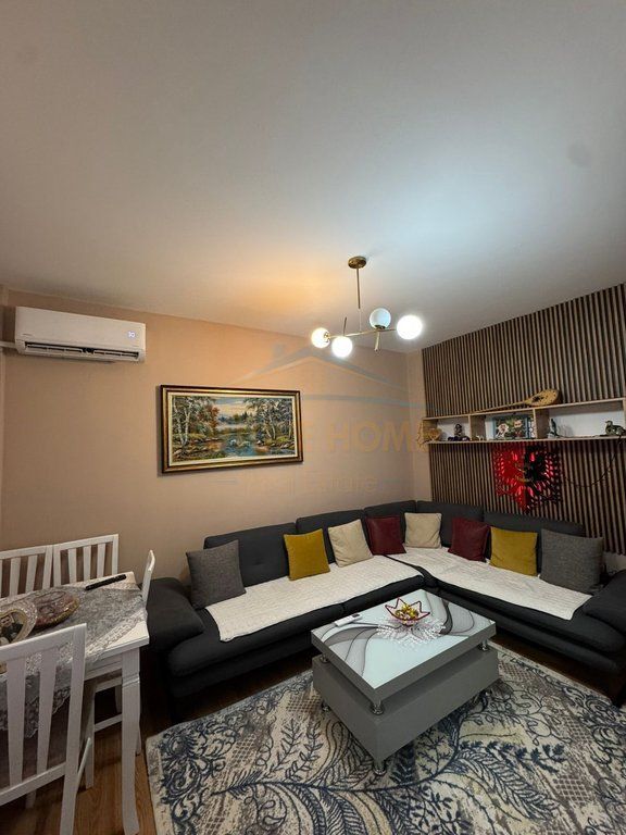 Shitet, Apartament 2+1,Pranë Drejtorisë së Policisë , Durrës