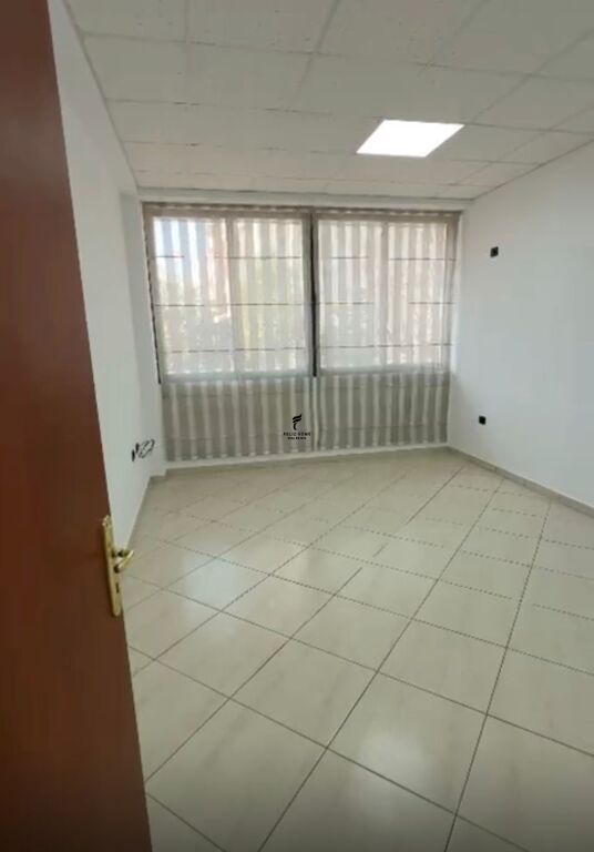 ZYRE ME QERA 132 M2 LAPRAKE 150.000 LEKE FH-71473