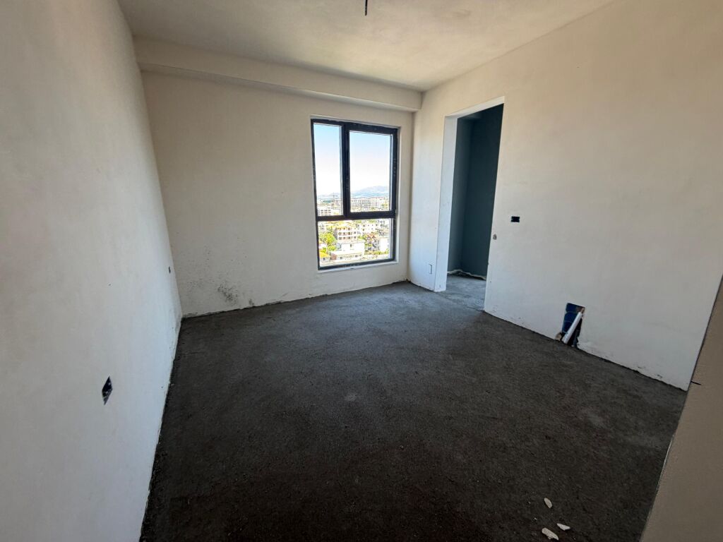 Shitet Apartament 3+1+ballkon tek Rrethi Ullirit, Kamez