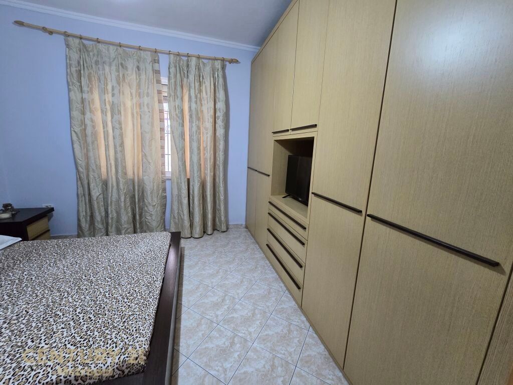 JAPIM SHTEPI PRIVATE NJE KATESHE 3+1+2 ME QIRA PRANE MYSLYM SHYRIT !