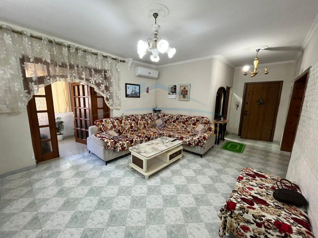 Shitet, Apartament 2+1, Shkolla "Qemal Mici", Durrës