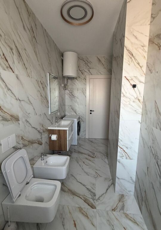 Apartament 1+1 me qira  1 post parkimi –Xhamllik