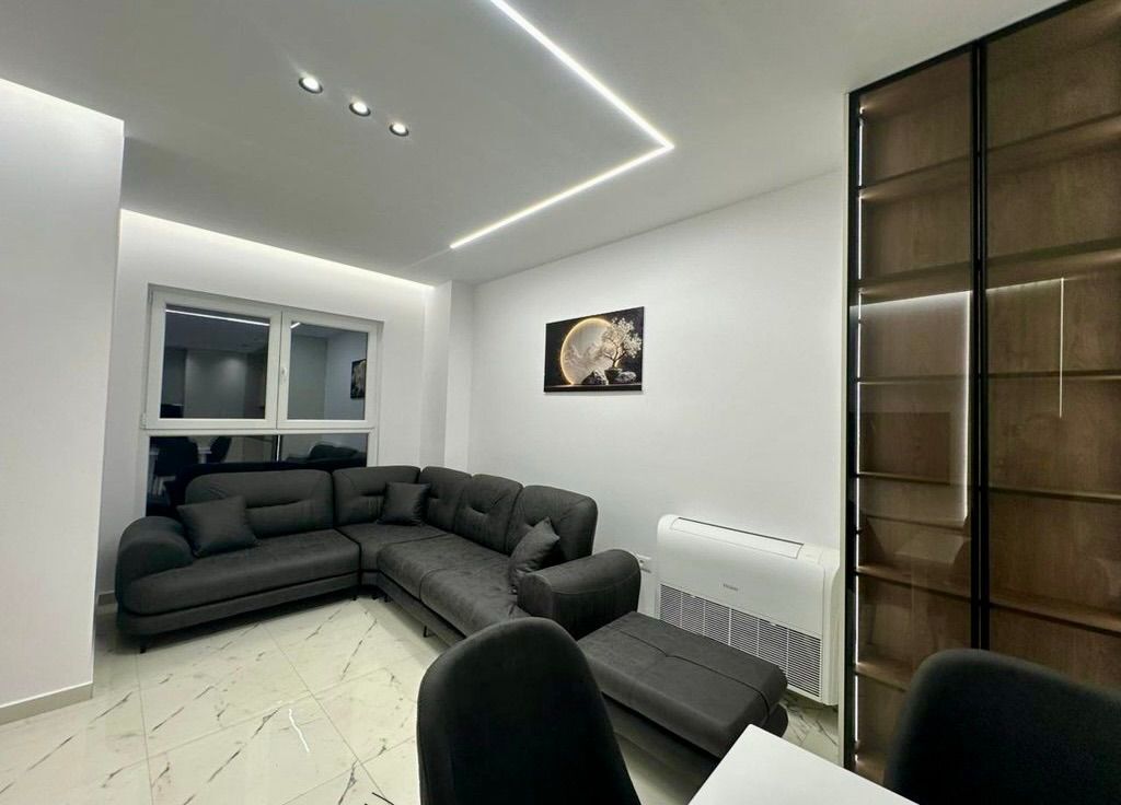 ✨ Me Qira: Apartament 2+1 në "Kompleksin Aura" – Rruga "Dritan Hoxha"