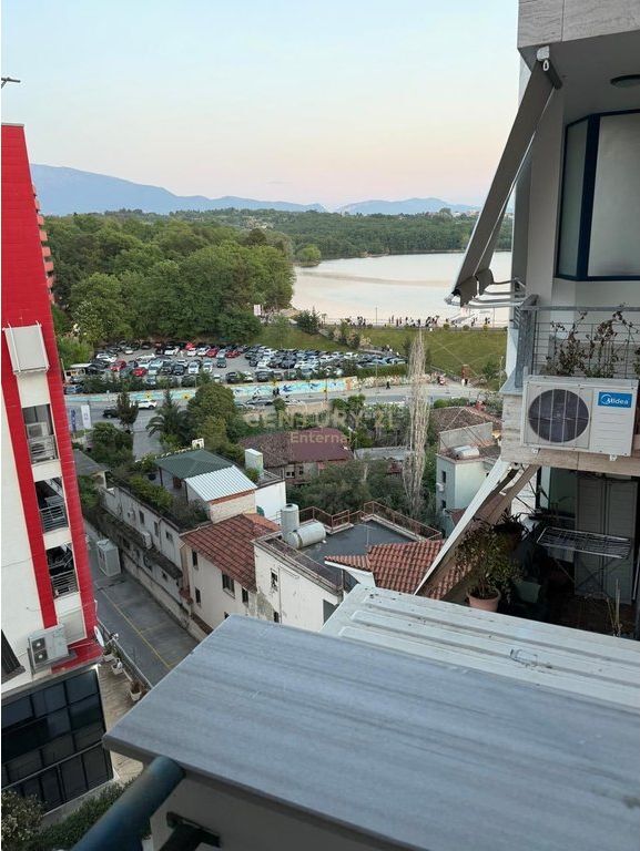 Apartament 1+1 me qira tek Rruga e Kosovarëve.