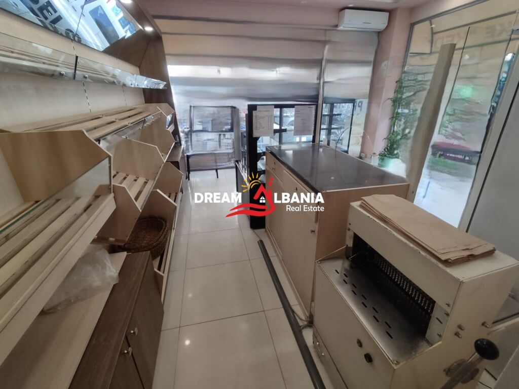 Shop Duplex for Sale together with Bakery Business in the Lapraka area (ID 4171628)