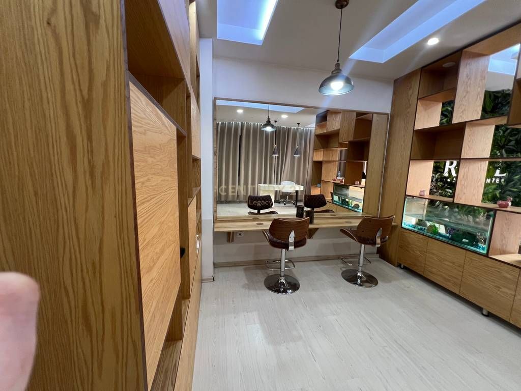 COMMERCIAL SPACE FOR RENT AT THE ARROW BUILDING