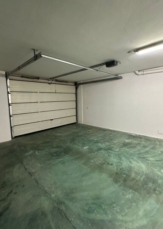 AFFITTASI VILLA SU 4 PIANI – White House, TEG