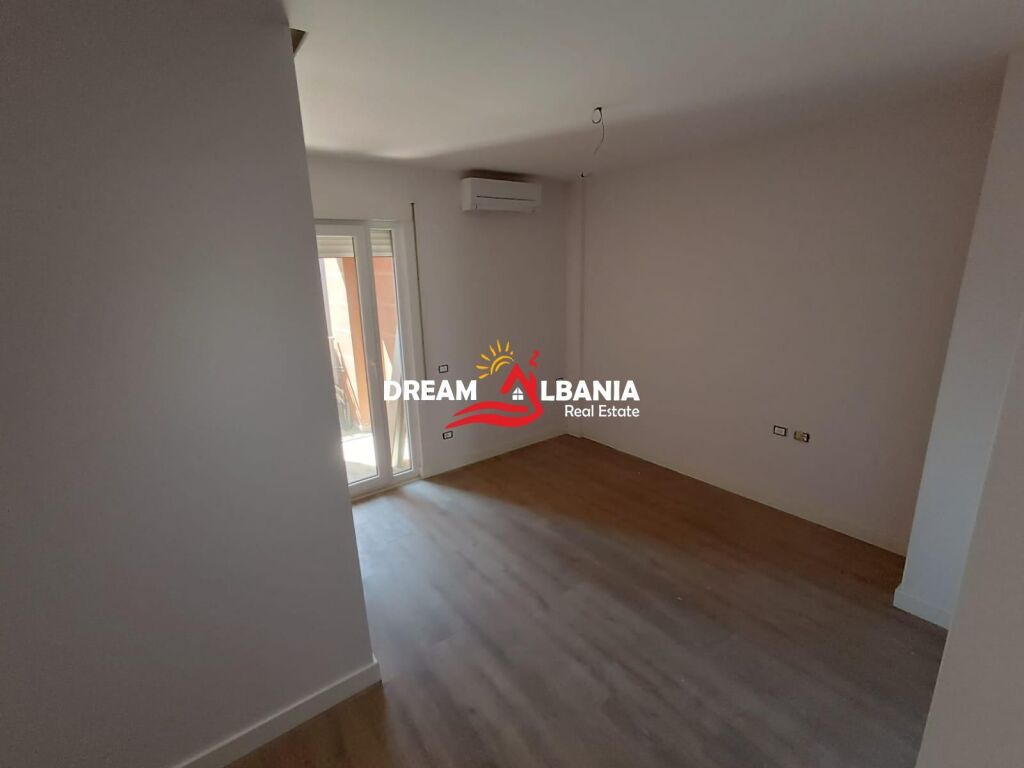Apartament 2+1 Ne Shitje te Shkolla e Kuqe ne Tirane (ID 41212215) - Widok 2