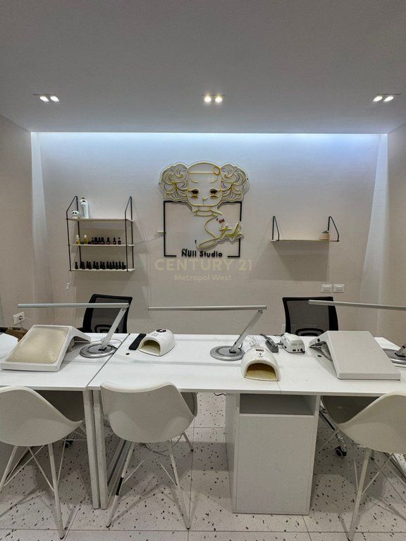 Business Premises (Nails Room) for Rent, Ballet School!