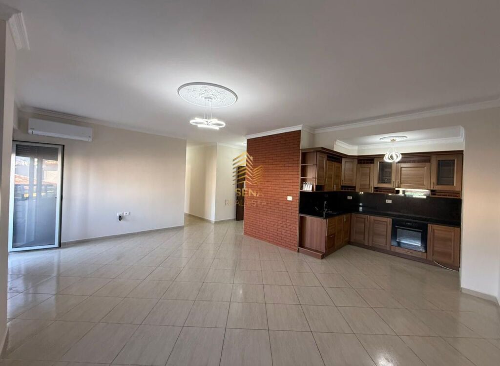 Rent, Business premises 3+1+2+2blk, Selvia, 1000 Euro/month