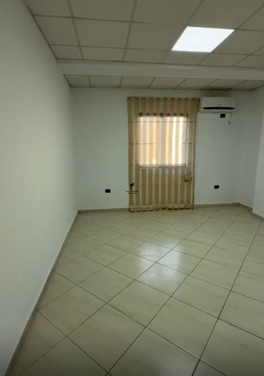 ZYRE ME QERA 132 M2 LAPRAKE 150.000 LEKE FH-71473