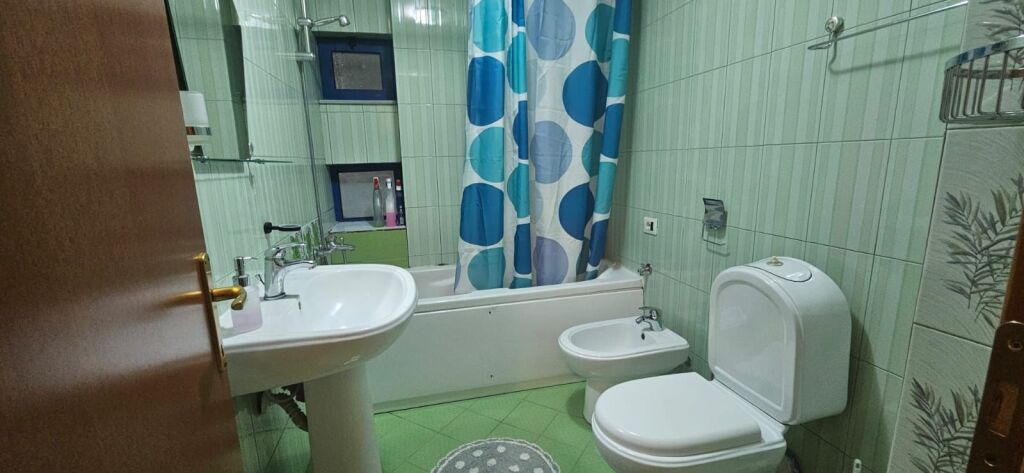 Apartament 1+1+Post Parkimi tek Rr. Kosovareve