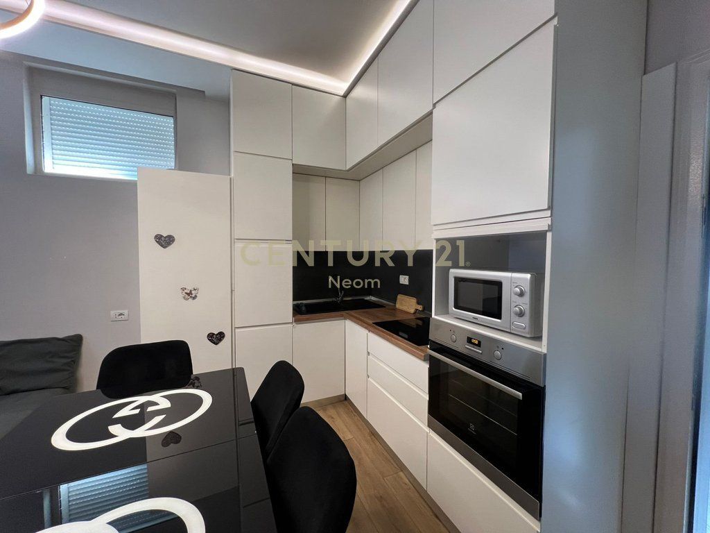 Apartament 1+1 me qira tek Liqeni i Thatë.