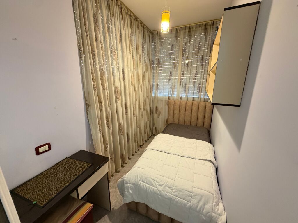 Jepet Apartamenti me qira 2+1 📍Rruga Vaçe Zela 21 dhjetori