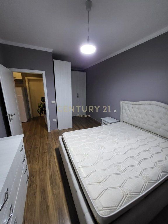Appartamento 1+1 in affitto a Komuna e Parisit!