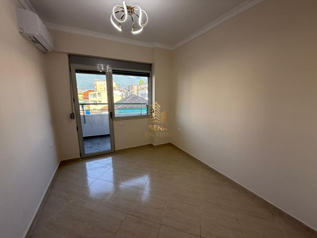 Rent, Business premises 3+1+2+2blk, Selvia, 1000 Euro/month