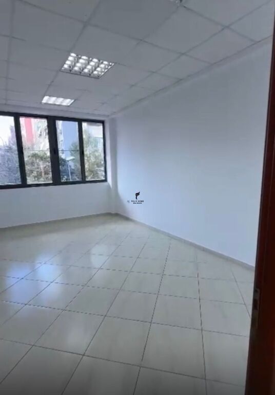 ZYRE ME QERA 132 M2 LAPRAKE 150.000 LEKE FH-71473