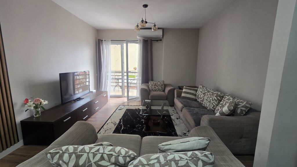 Apartament per qira 2+1+2